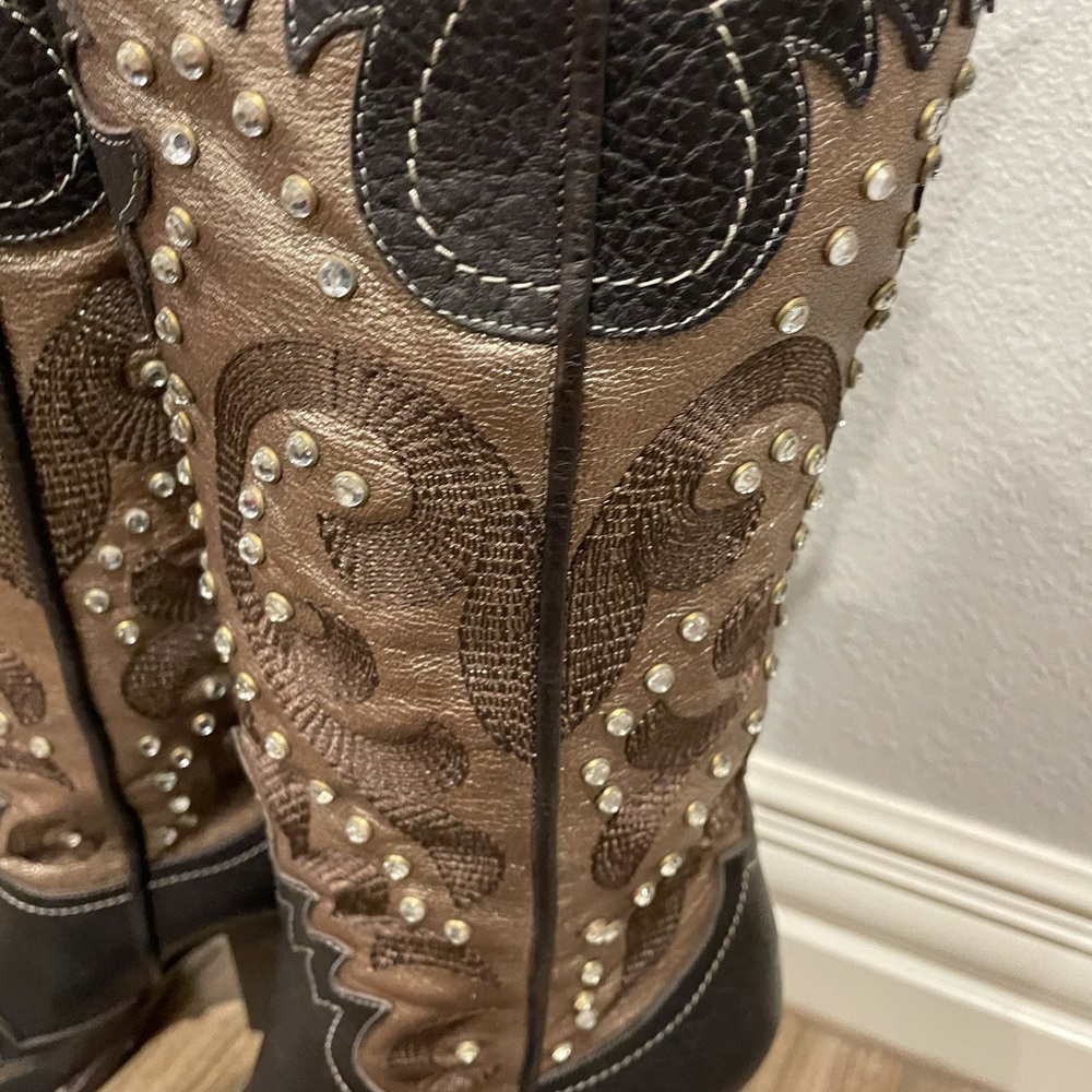 Beautiful boots - Picture 5 of 5